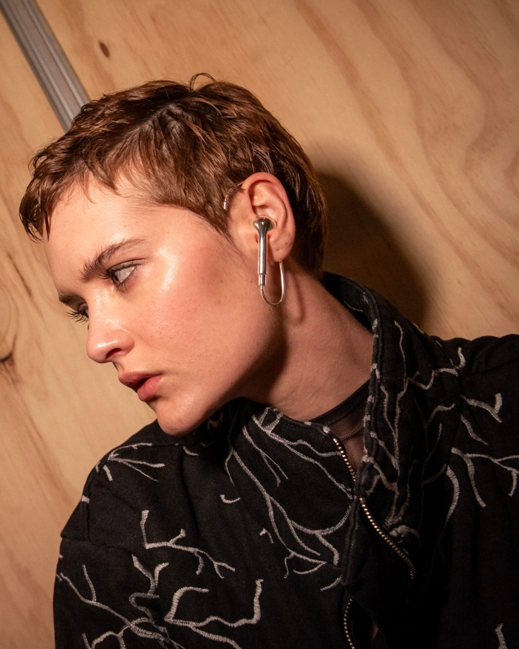 Earcuff plugged